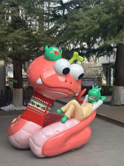 卡通雕塑.png